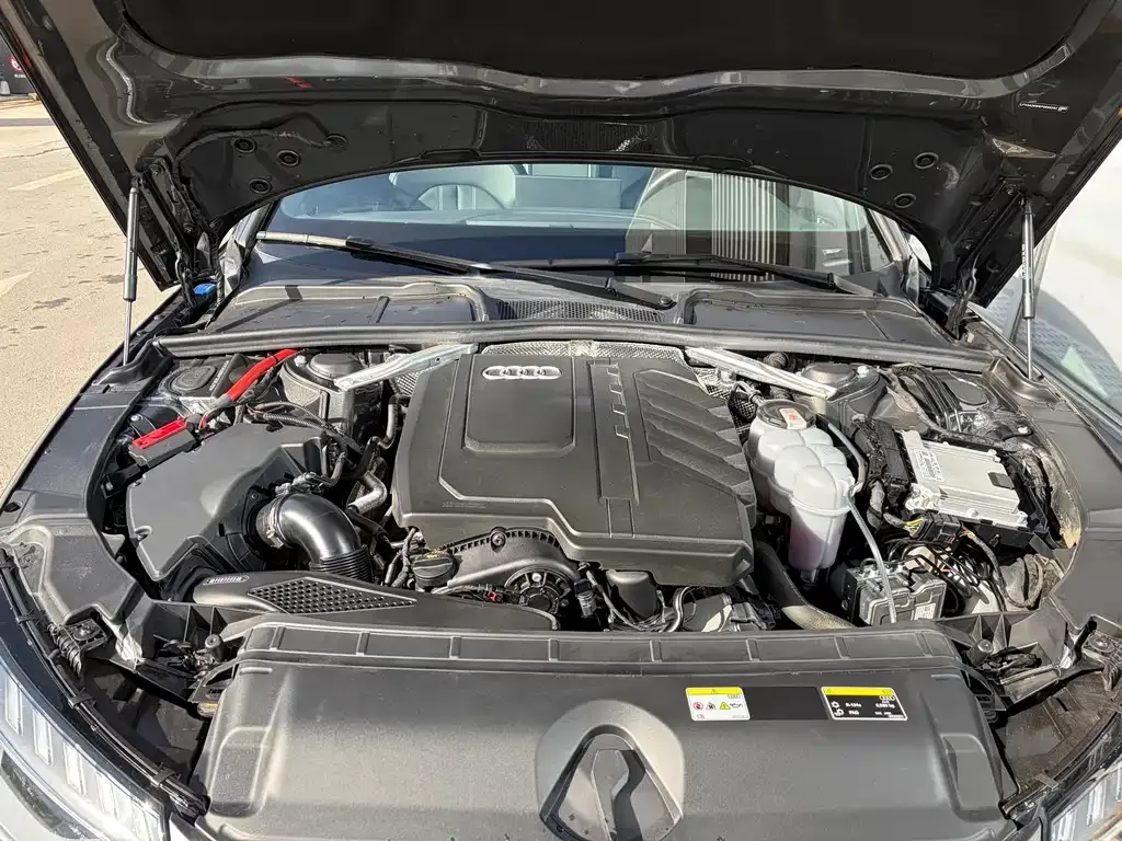 Audi A4L 2023 из CN, фото 10