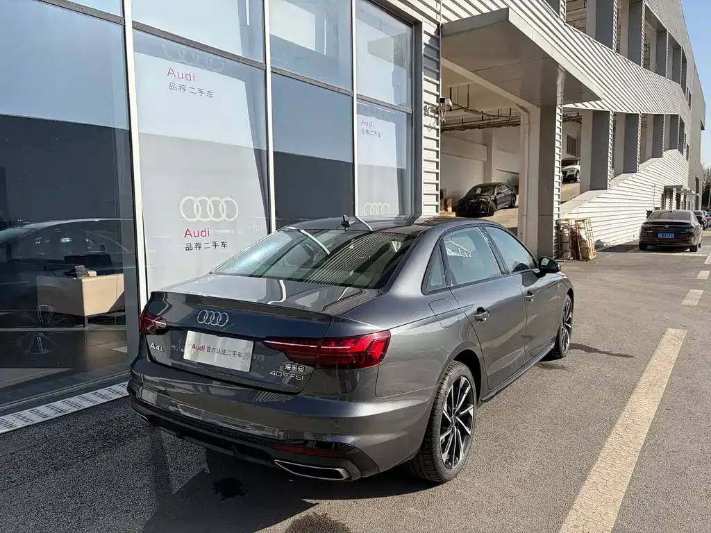 Audi A4L 2023 из CN, фото 2