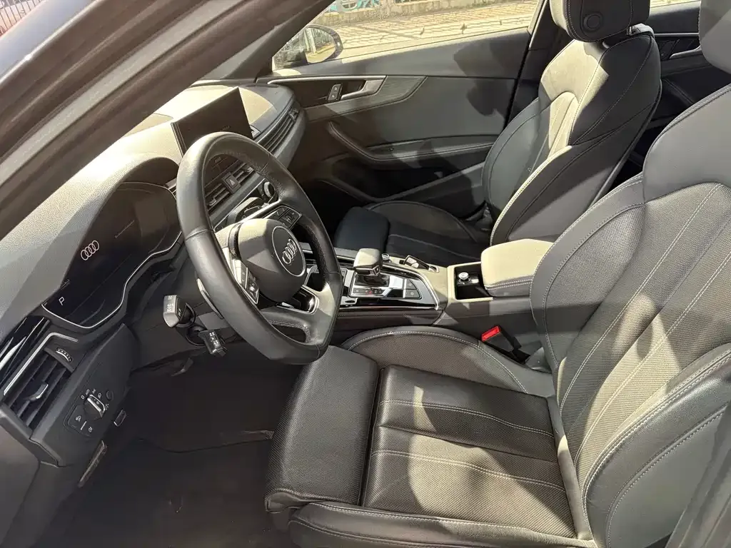 Audi A4L 2023 из CN, фото 8