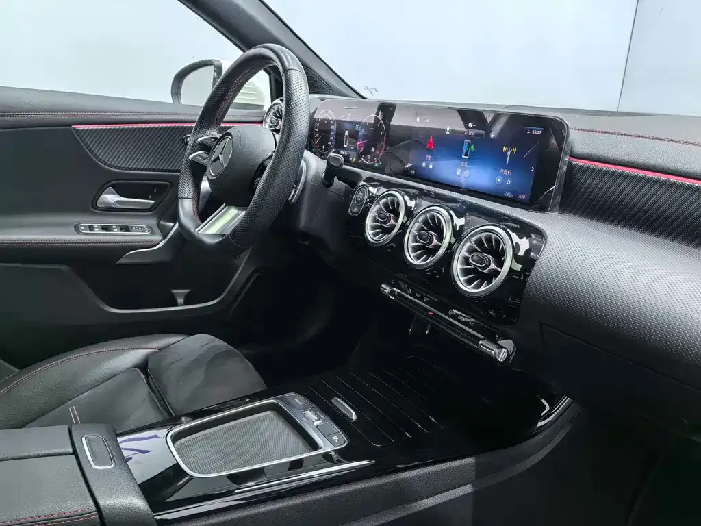 Mercedes-Benz A-Class 2024 из CN, фото 8