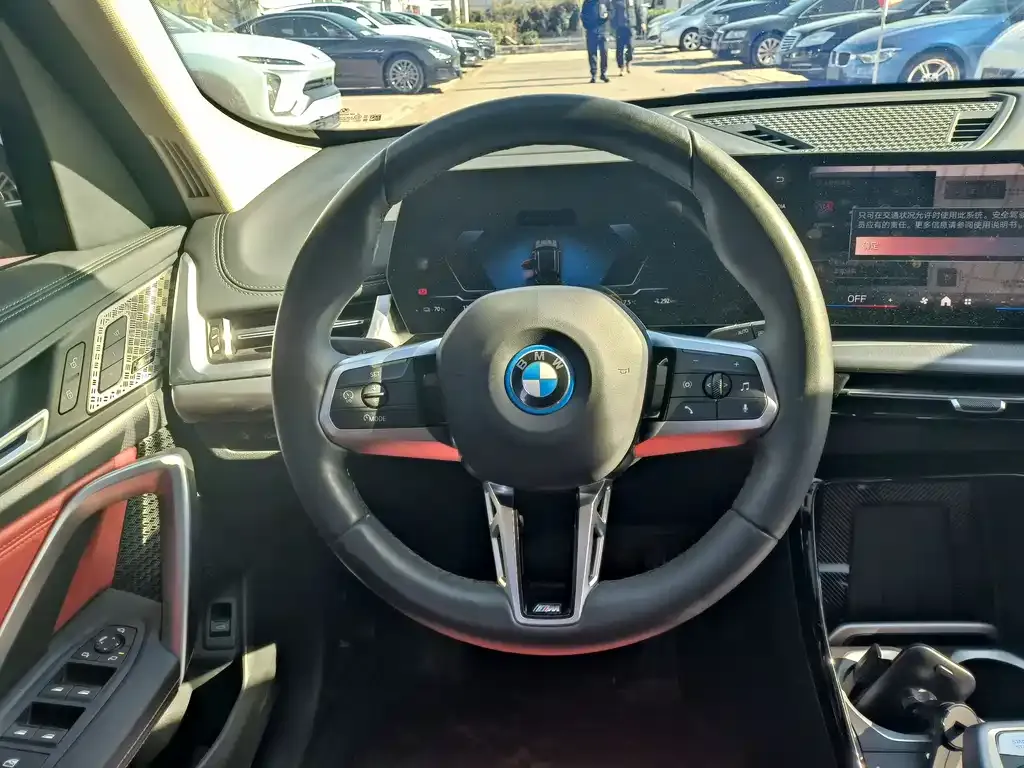 BMW iX1 2023 из CN, фото 8