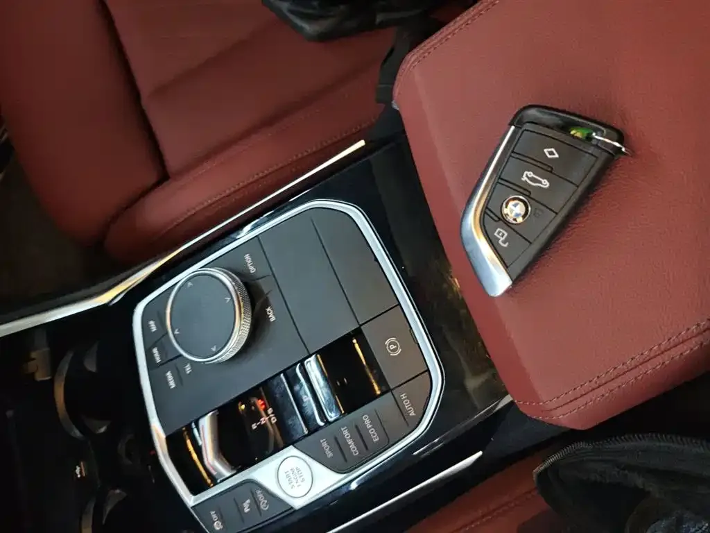 BMW 3 Series 2024 из CN, фото 9