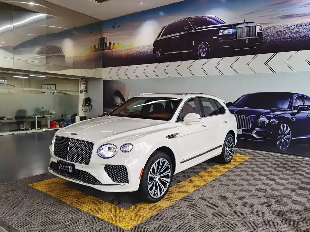 Bentley Bentayga — фото 1