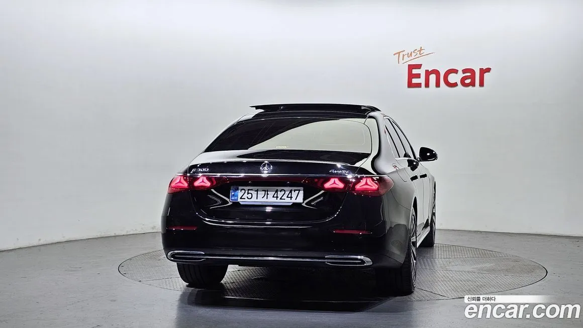 Mercedes-Benz E-Class — фото 4