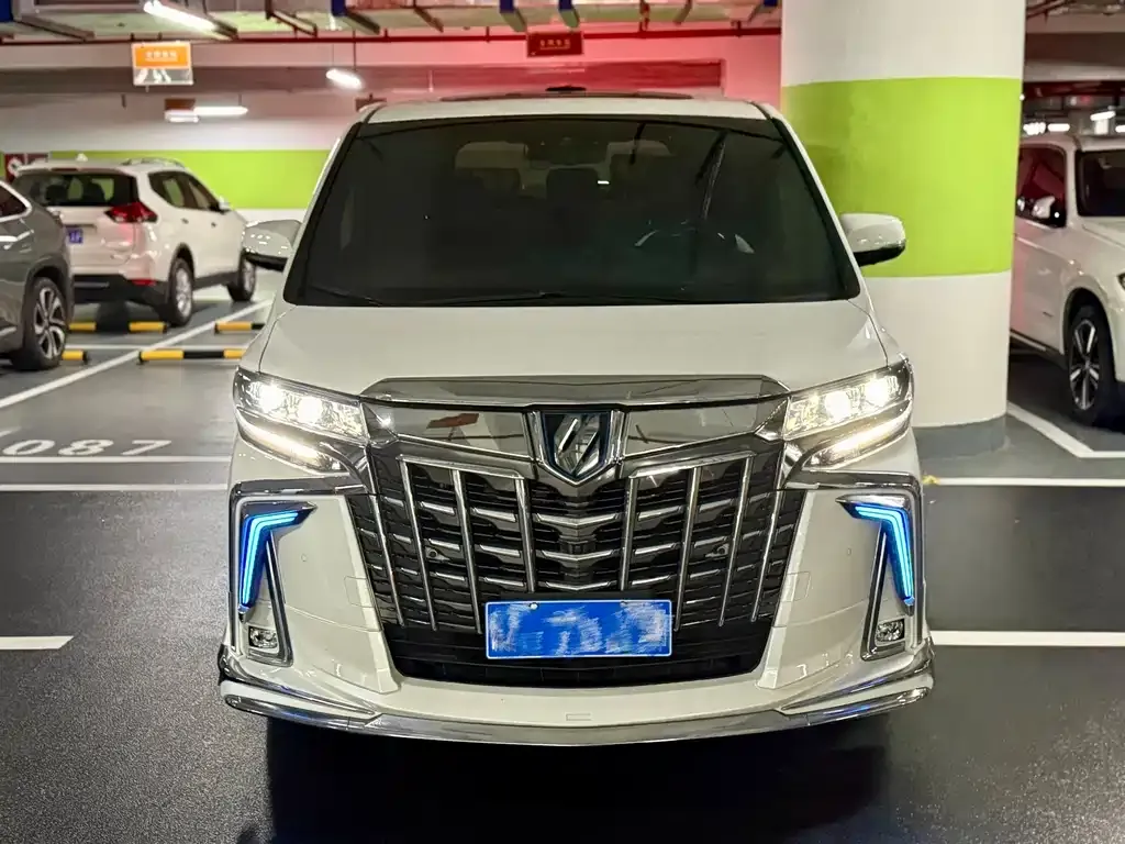 Toyota Alphard 2022 из CN, фото 2