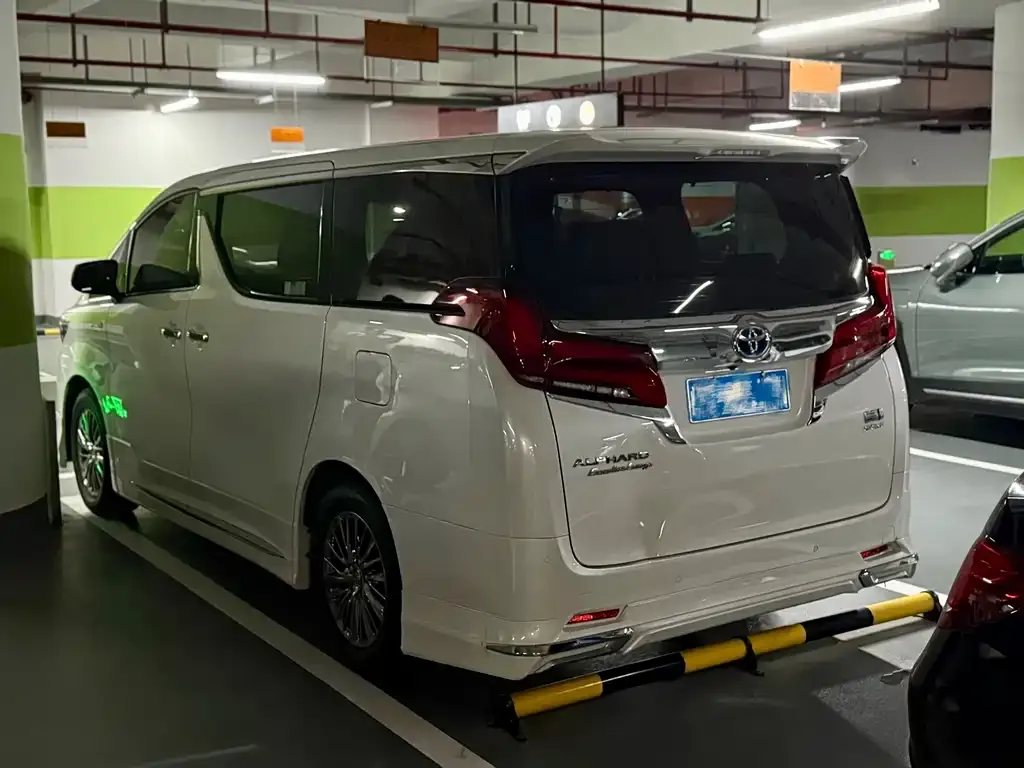 Toyota Alphard 2022 из CN, фото 4