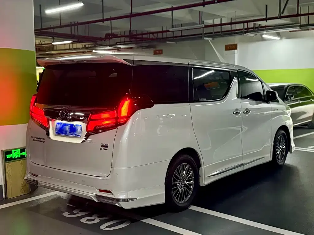 Toyota Alphard 2022 из CN, фото 6