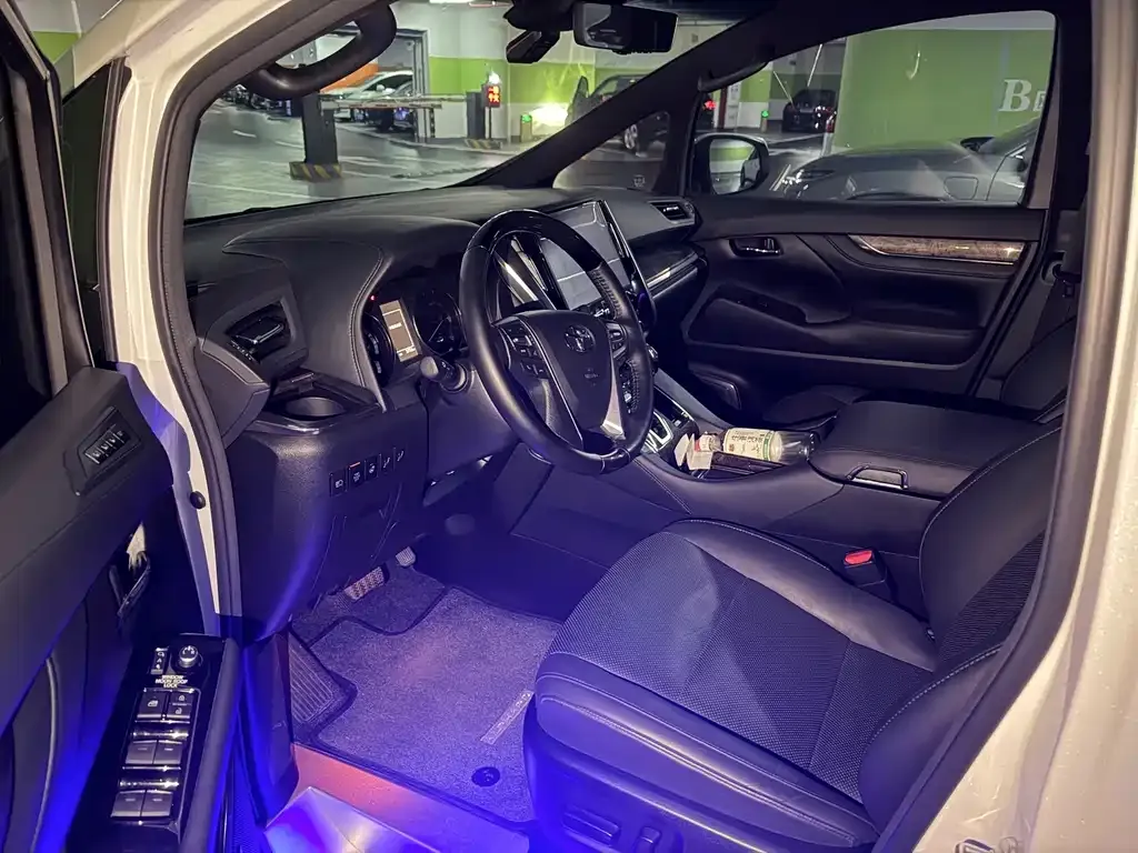 Toyota Alphard 2022 из CN, фото 8