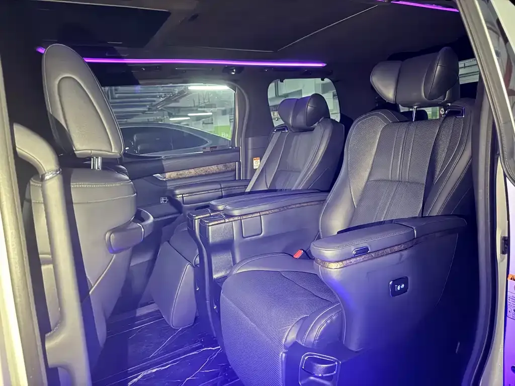 Toyota Alphard 2022 из CN, фото 9