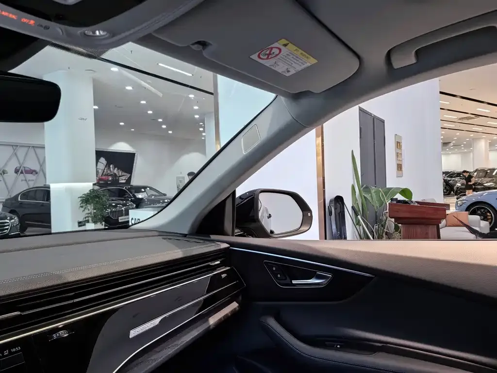 Audi Q8 2024 из CN, фото 9