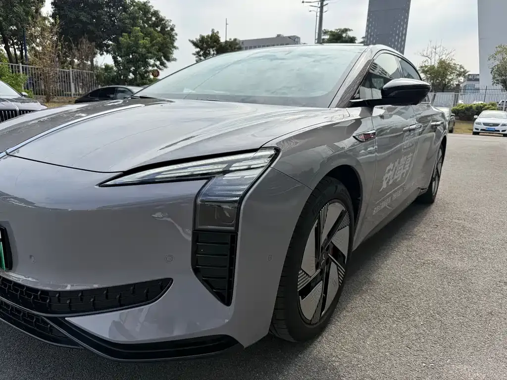 Hongqi EH7 2025 из CN, фото 10