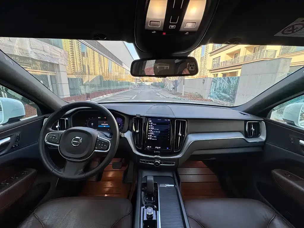 Volvo XC60 2022 из CN, фото 5