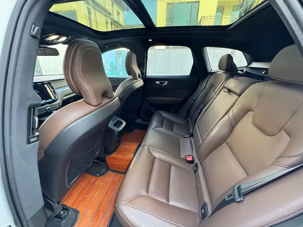 Volvo XC60 2022 из CN, фото 6