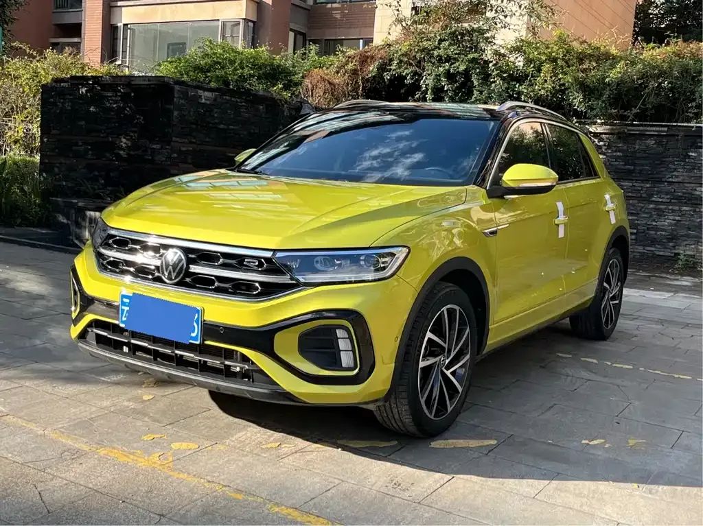 Volkswagen T-Roc — фото 1