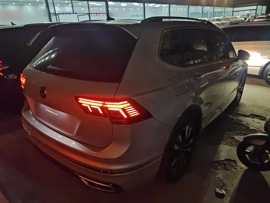 Volkswagen Tiguan L 2023 из CN, фото 7