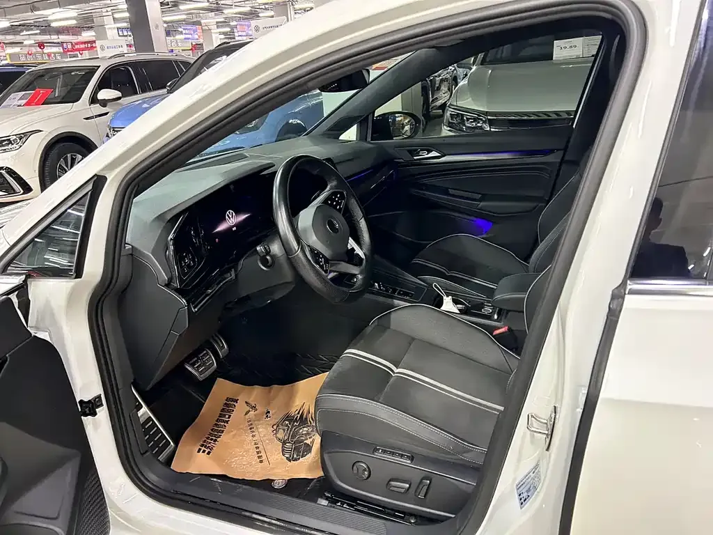 Volkswagen Golf 2022 из CN, фото 10