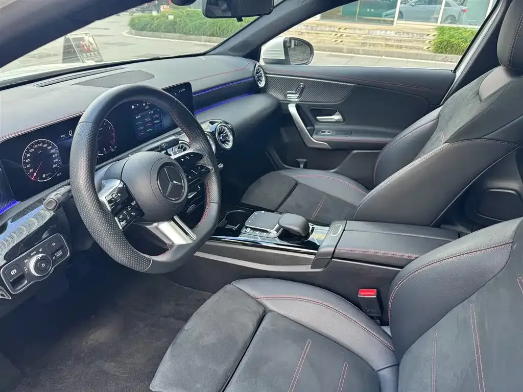 Mercedes-Benz A-Class 2024 из CN, фото 7