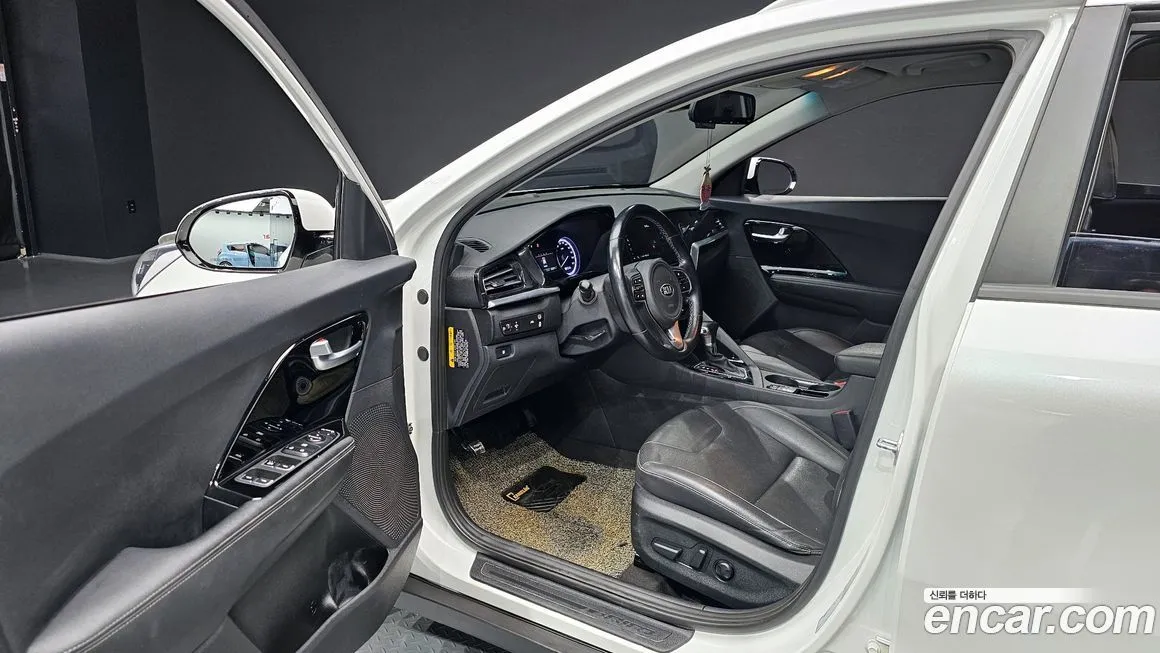 Kia Niro — фото 10