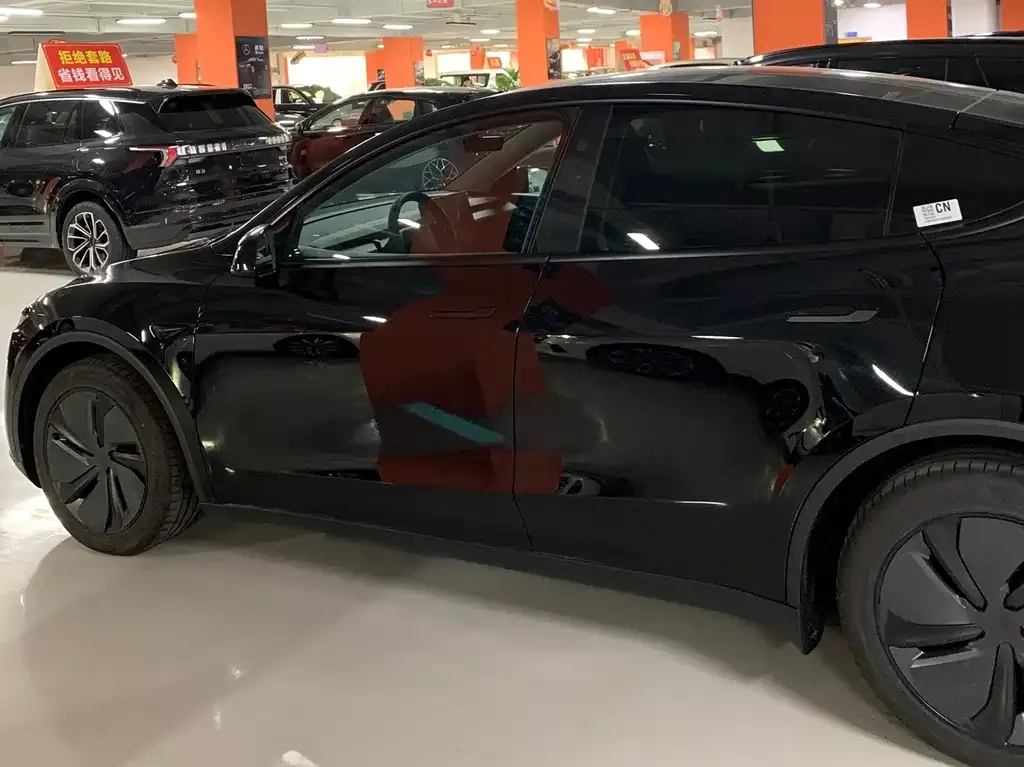 Tesla Model Y 2025 из CN, фото 3