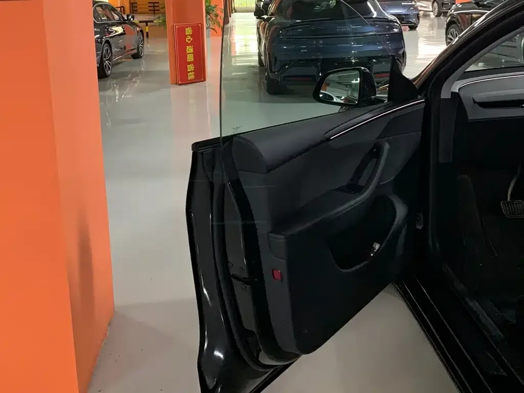 Tesla Model Y 2025 из CN, фото 8