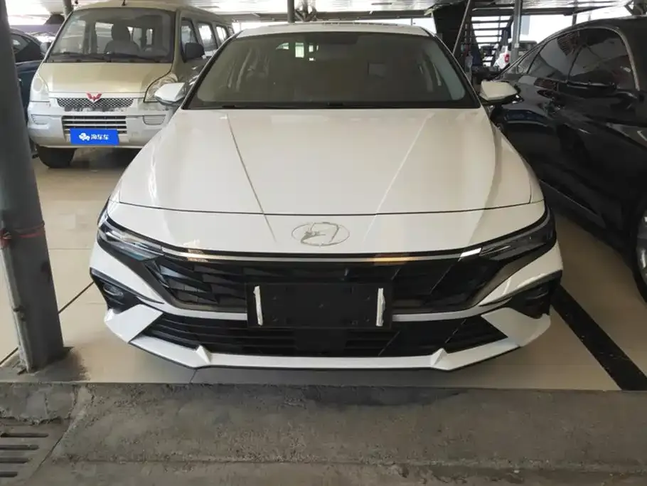 Hyundai Elantra 2023 из CN, фото 2