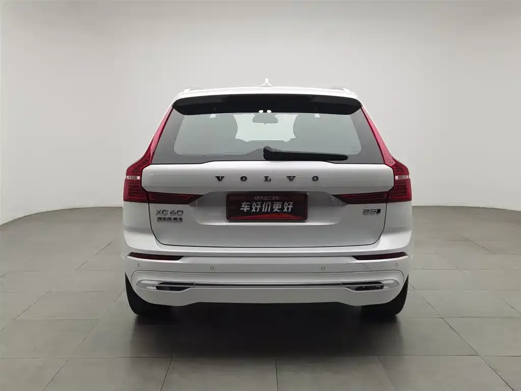 Volvo XC60 2023 из CN, фото 4
