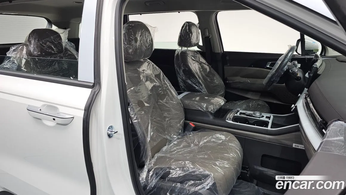 Kia Carnival — фото 10