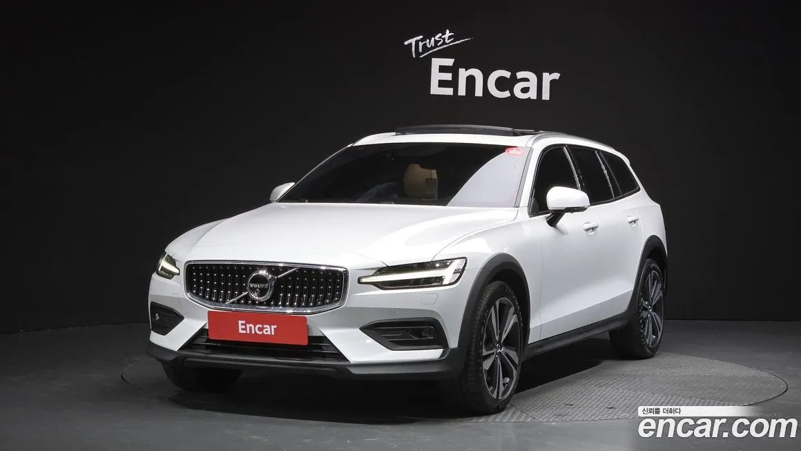 Volvo V60 — фото 1