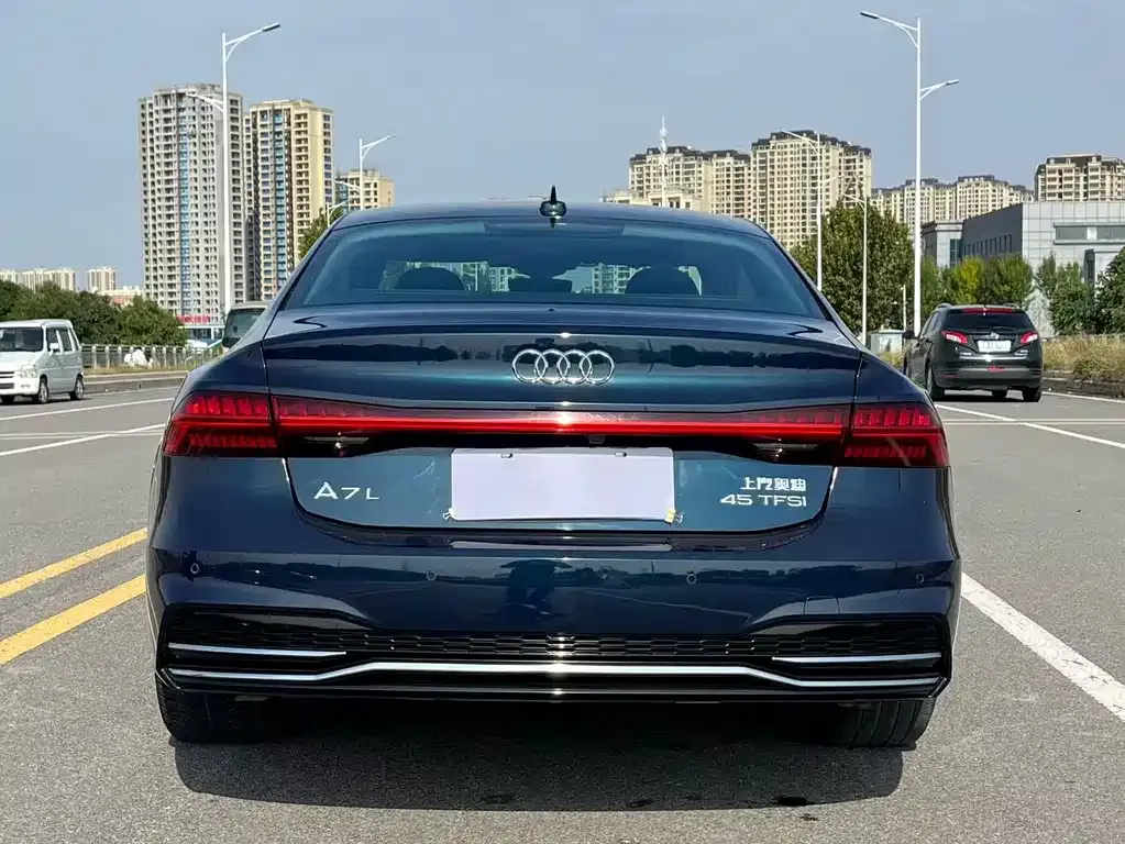 Audi A7L 2023 из CN, фото 5