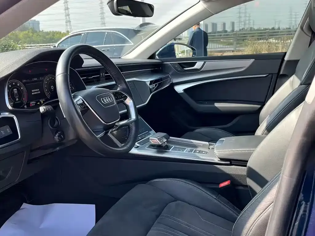 Audi A7L 2023 из CN, фото 7