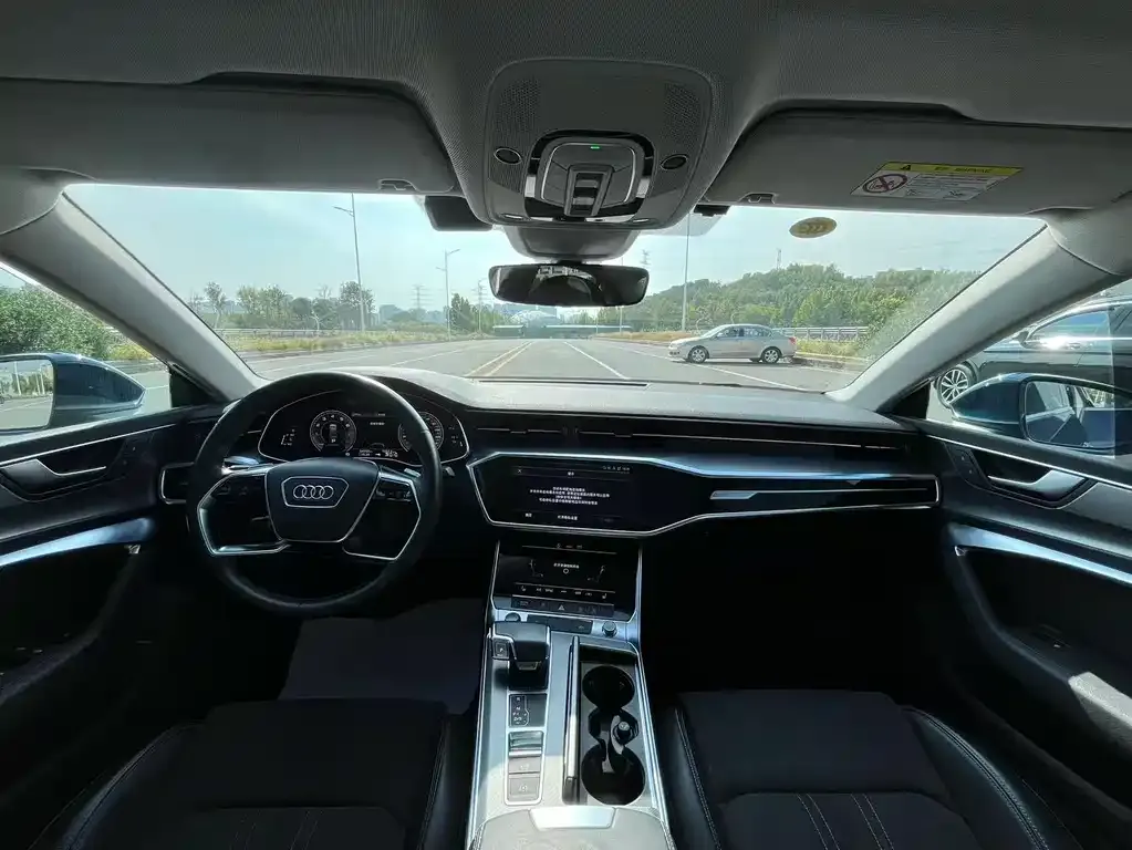 Audi A7L 2023 из CN, фото 8