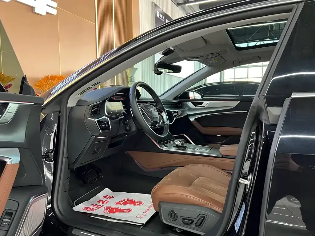 Audi A7L 2025 из CN, фото 4