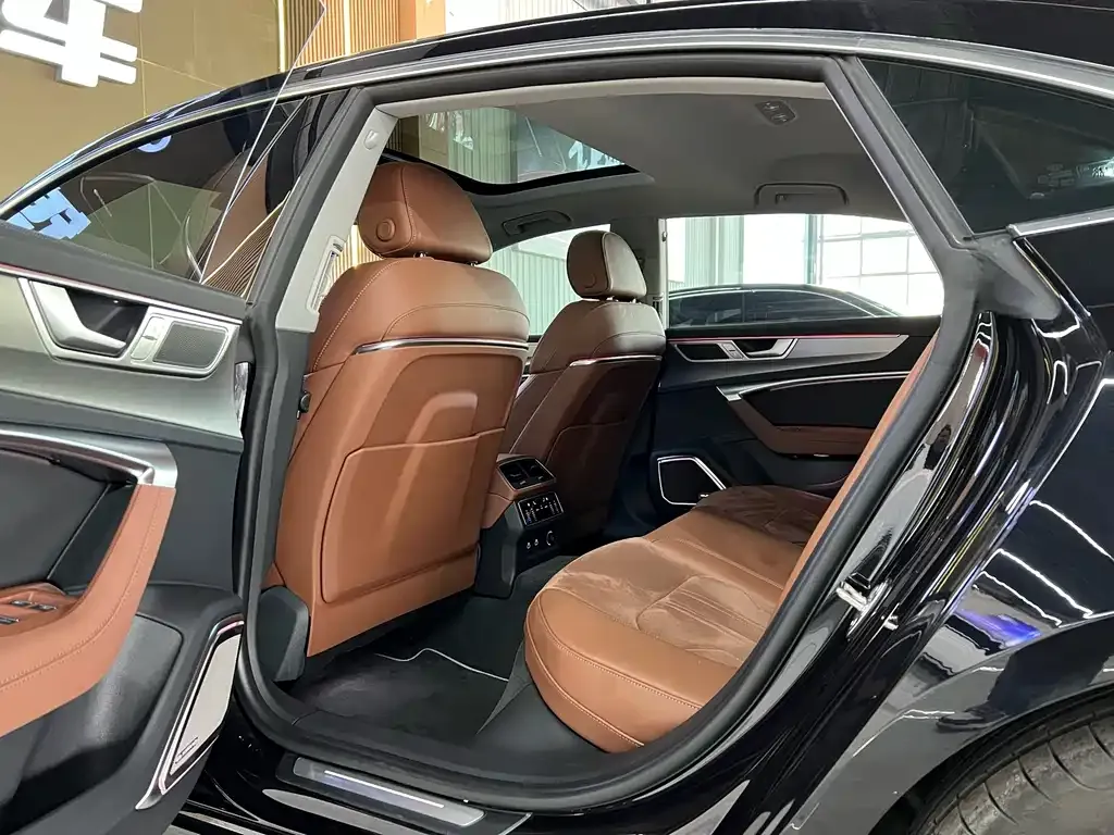 Audi A7L 2025 из CN, фото 5