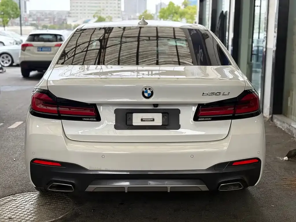 BMW 5 Series — фото 10