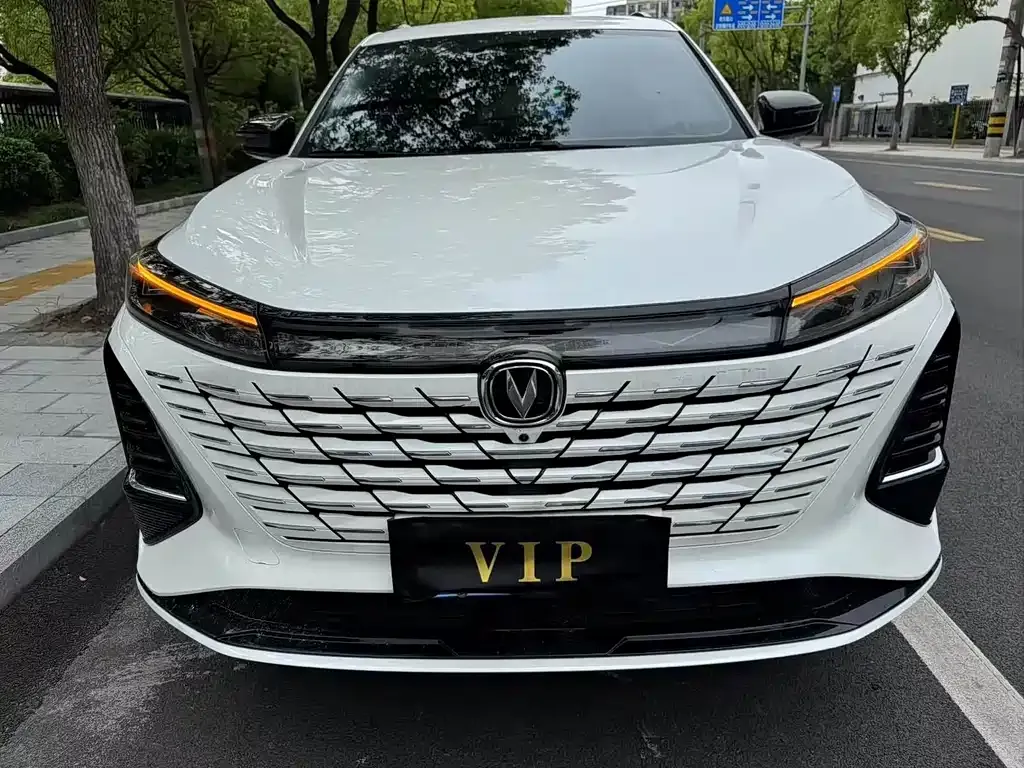 Changan CS75PLUS — фото 1