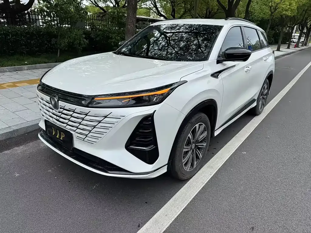 Changan CS75PLUS — фото 2
