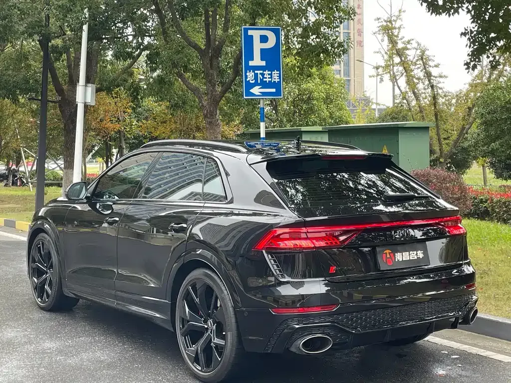 Audi RS Q8 2024 из CN, фото 4
