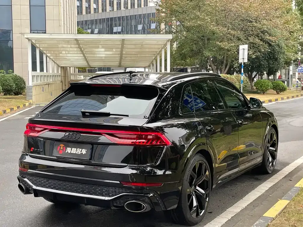Audi RS Q8 2024 из CN, фото 6