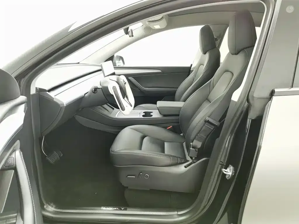 Tesla Model Y 2023 из CN, фото 10