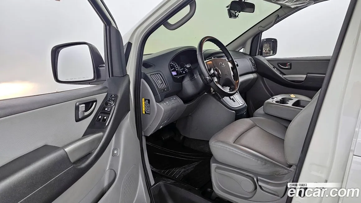 Hyundai Starex — фото 10