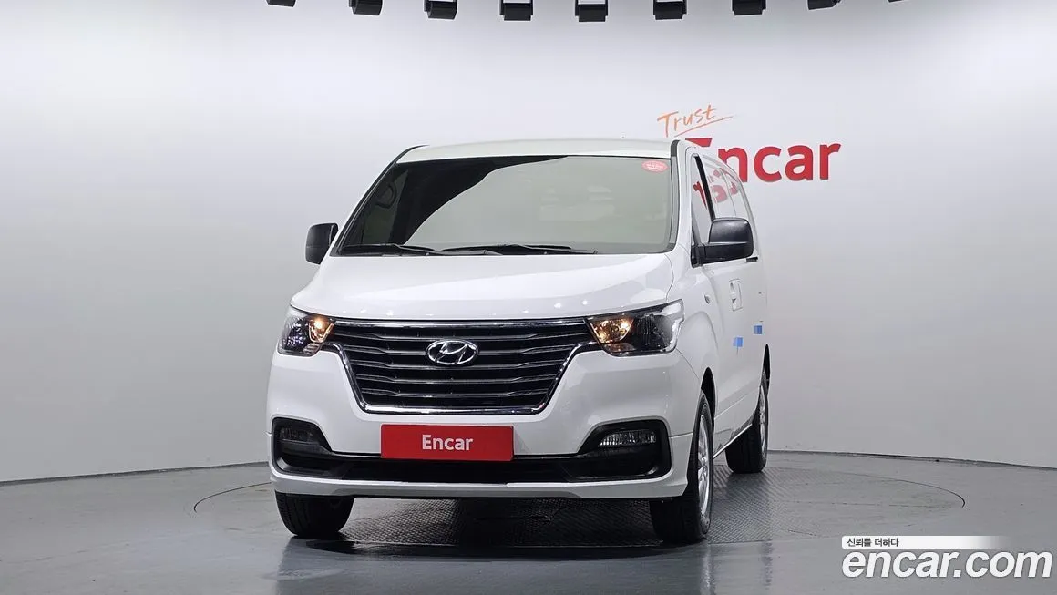 Hyundai Starex — фото 3