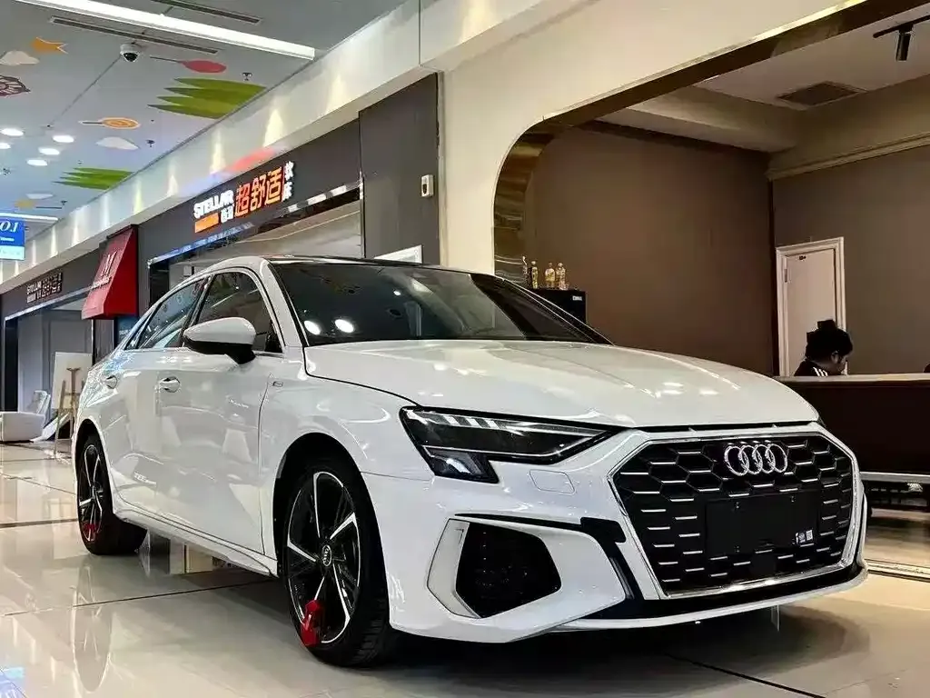 Audi A3 2023 из CN, фото 3