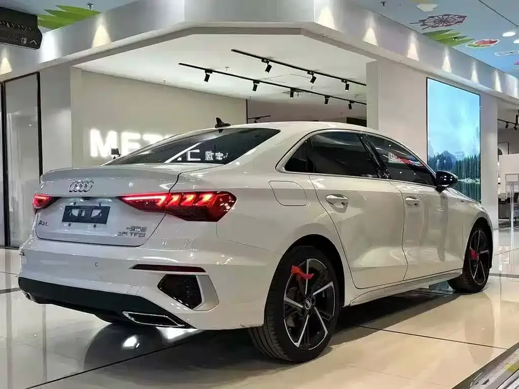 Audi A3 2023 из CN, фото 9
