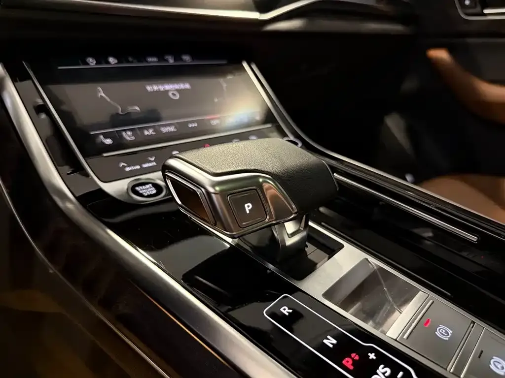 Audi Q8 2022 из CN, фото 10