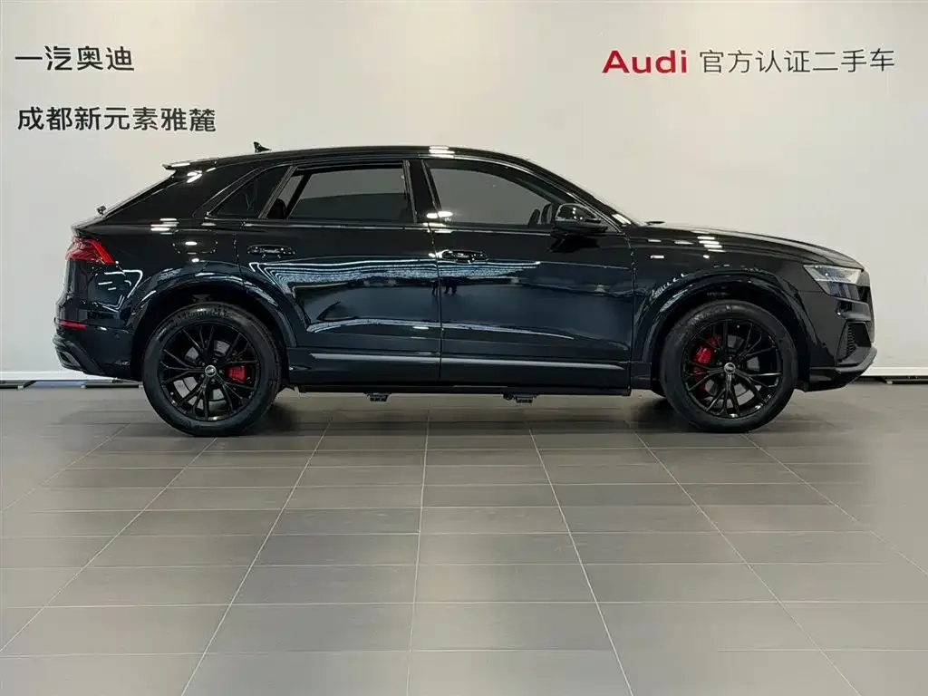 Audi Q8 2022 из CN, фото 3