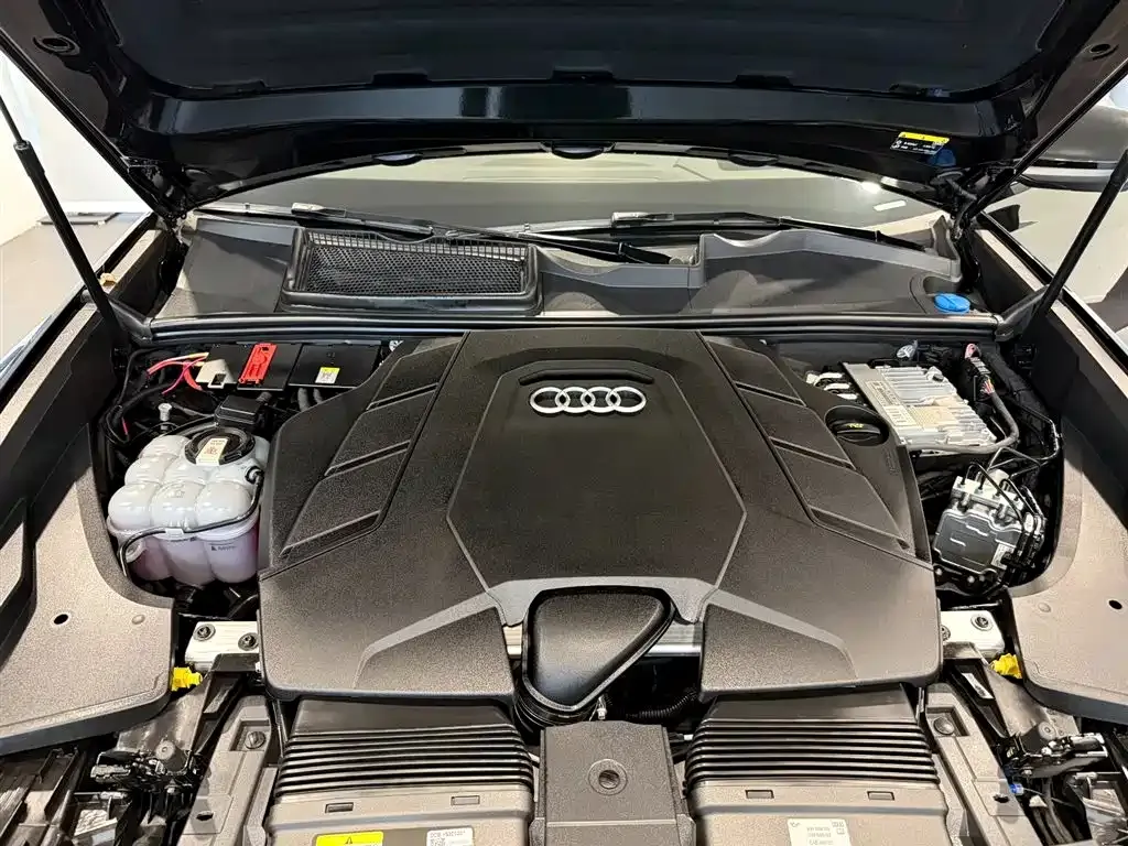 Audi Q8 2022 из CN, фото 9