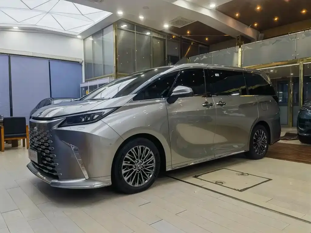 Lexus LM 2024 из CN, фото 1