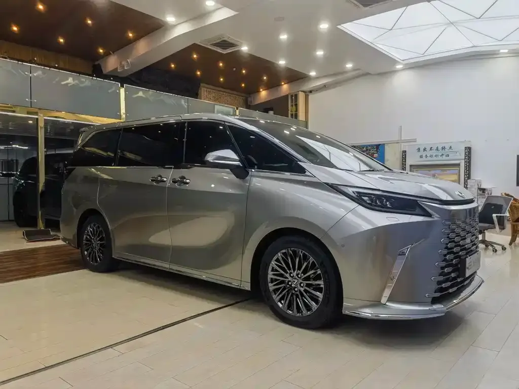 Lexus LM 2024 из CN, фото 3