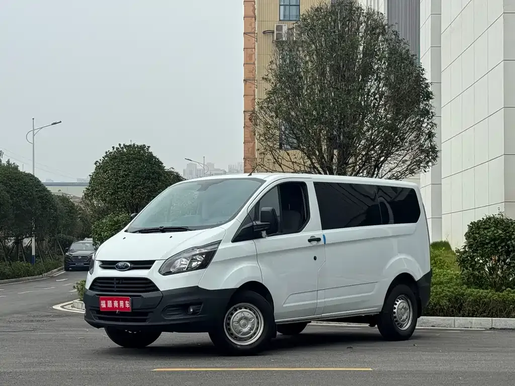 Ford Transit 2023 из CN, фото 1