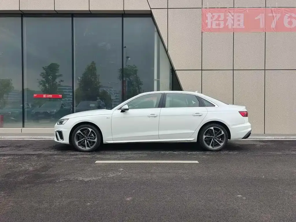 Audi A4L 2023 из CN, фото 5